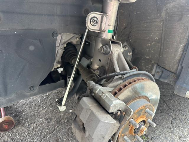 トヨタ　30プリウス　スタビリンク左右交換　タイヤ交換4本　ZVW30【岡山県岡山市　東区・中区・北区・赤磐市・瀬戸内市で持込でのタイヤ交換・ドライブレコーダー・ナビ等のパーツ取付・カスタムの事ならエヌアンドエスオートへお任せ】下さい！】