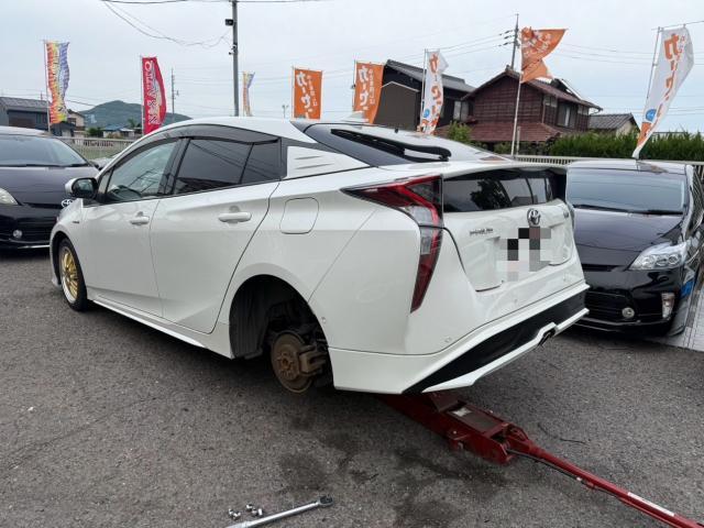 トヨタ　50プリウス 　17in→18inホイール　交換　ZVW51【岡山県岡山市　東区・中区・北区・赤磐市・瀬戸内市で持込でのタイヤ交換・ドライブレコーダー・ナビ等のパーツ取付・カスタムの事ならエヌアンドエスオートへお任せ】下さい！】