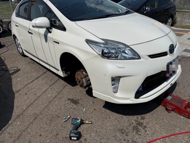 トヨタ　30プリウス 　15in&rarr;18inホイール　交換　ZVW30【岡山県岡山市　東区・中区・北区・赤磐市・瀬戸内市で持込でのタイヤ交換・ドライブレコーダー・ナビ等のパーツ取付・カスタムの事ならエヌアンドエスオートへお任せ】下さい！】