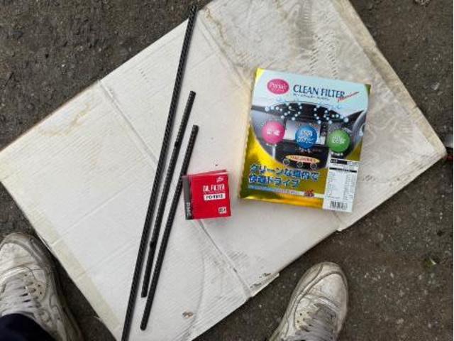 トヨタ　30プリウス　納車前点検　ZVW30【岡山県岡山市　東区・中区・北区・赤磐市・瀬戸内市で持込でのタイヤ交換・ドライブレコーダー・ナビ等のパーツ取付・カスタムの事ならエヌアンドエスオートへお任せ】下さい！】