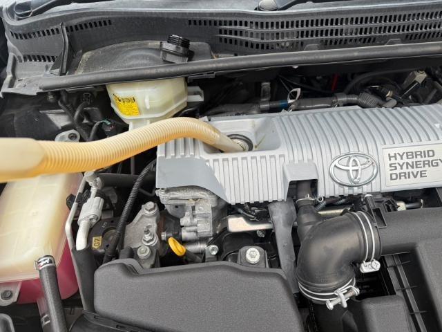 トヨタ　30プリウス　納車前点検　ZVW30【岡山県岡山市　東区・中区・北区・赤磐市・瀬戸内市で持込でのタイヤ交換・ドライブレコーダー・ナビ等のパーツ取付・カスタムの事ならエヌアンドエスオートへお任せ】下さい！】