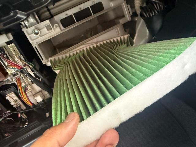 トヨタ　30プリウス　納車前点検　ZVW30【岡山県岡山市　東区・中区・北区・赤磐市・瀬戸内市で持込でのタイヤ交換・ドライブレコーダー・ナビ等のパーツ取付・カスタムの事ならエヌアンドエスオートへお任せ】下さい！】