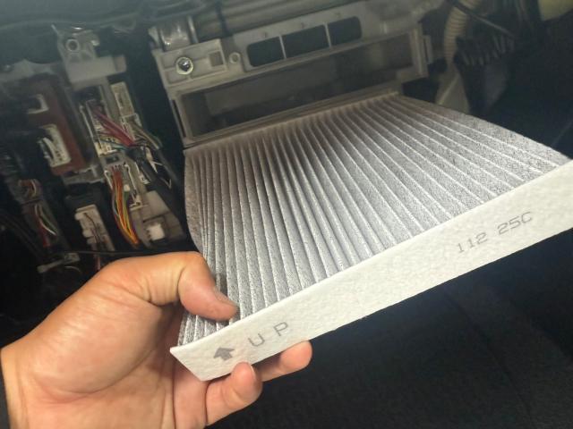 トヨタ　30プリウス　納車前点検　ZVW30【岡山県岡山市　東区・中区・北区・赤磐市・瀬戸内市で持込でのタイヤ交換・ドライブレコーダー・ナビ等のパーツ取付・カスタムの事ならエヌアンドエスオートへお任せ】下さい！】