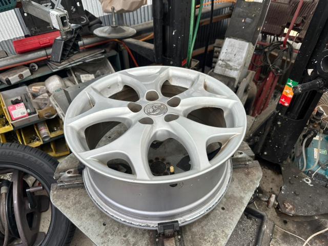 トヨタ　エスティマ　タイヤ交換 4本　ACR50W【岡山県岡山市　東区・中区・北区・赤磐市・瀬戸内市で持込でのタイヤ交換・ドライブレコーダー・ナビ等のパーツ取付・カスタムの事ならエヌアンドエスオートへお任せ】下さい！】