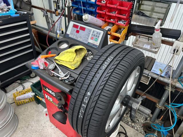 トヨタ　エスティマ　タイヤ交換 4本　ACR50W【岡山県岡山市　東区・中区・北区・赤磐市・瀬戸内市で持込でのタイヤ交換・ドライブレコーダー・ナビ等のパーツ取付・カスタムの事ならエヌアンドエスオートへお任せ】下さい！】