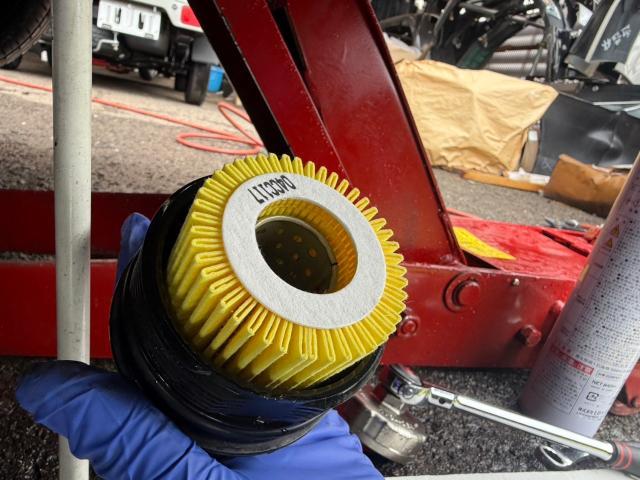 トヨタ　30プリウス　納車前点検　ZVW30【岡山県岡山市　東区・中区・北区・赤磐市・瀬戸内市で持込でのタイヤ交換・ドライブレコーダー・ナビ等のパーツ取付・カスタムの事ならエヌアンドエスオートへお任せ】下さい！】