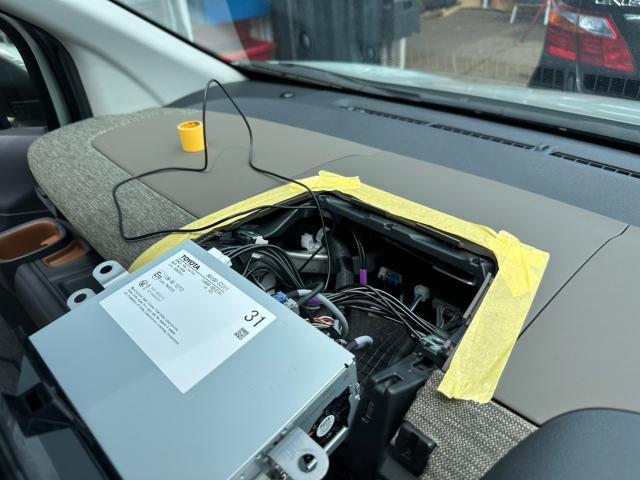 トヨタ　シエンタ　テレビキット取付　MXPL10G【岡山県岡山市　東区・中区・北区・赤磐市・瀬戸内市で持込でのタイヤ交換・ドライブレコーダー・ナビ等のパーツ取付・カスタムの事ならエヌアンドエスオートへお任せ】下さい！】