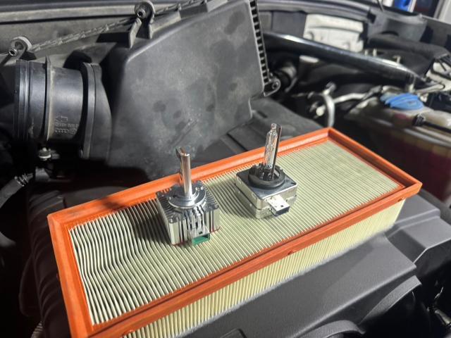 アウディ　Ｑ５　ライト・ウィンカー類交換　8RCDNF【岡山県岡山市　東区・中区・北区・赤磐市・瀬戸内市で持込でのタイヤ交換・ドライブレコーダー・ナビ等のパーツ取付・カスタムの事ならエヌアンドエスオートへお任せ】下さい！】