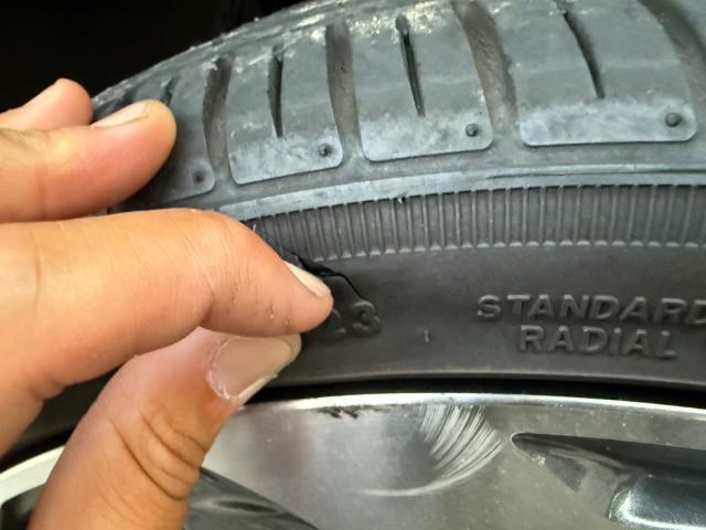 トヨタ　50プリウス 　右フロントタイヤ 1本　交換　ZVW51【岡山県岡山市　東区・中区・北区・赤磐市・瀬戸内市で持込でのタイヤ交換・ドライブレコーダー・ナビ等のパーツ取付・カスタムの事ならエヌアンドエスオートへお任せ】下さい！】