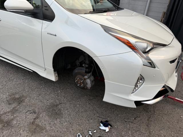 トヨタ　50プリウス 　右フロントタイヤ 1本　交換　ZVW51【岡山県岡山市　東区・中区・北区・赤磐市・瀬戸内市で持込でのタイヤ交換・ドライブレコーダー・ナビ等のパーツ取付・カスタムの事ならエヌアンドエスオートへお任せ】下さい！】