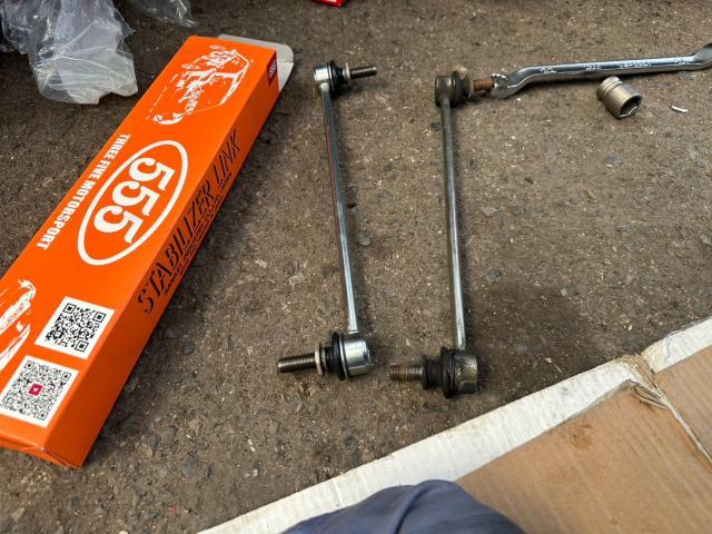 トヨタ　50プリウス 　足回り　部品交換　ZVW51【岡山県岡山市　東区・中区・北区・赤磐市・瀬戸内市で持込でのタイヤ交換・ドライブレコーダー・ナビ等のパーツ取付・カスタムの事ならエヌアンドエスオートへお任せ】下さい！】