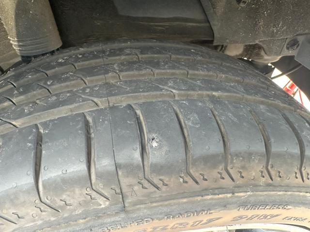 トヨタ　50プリウス　パンク修理　ZVW50【岡山県岡山市　東区・中区・北区・赤磐市・瀬戸内市で持込でのタイヤ交換・ドライブレコーダー・ナビ等のパーツ取付・カスタムの事ならエヌアンドエスオートへお任せ】下さい！】