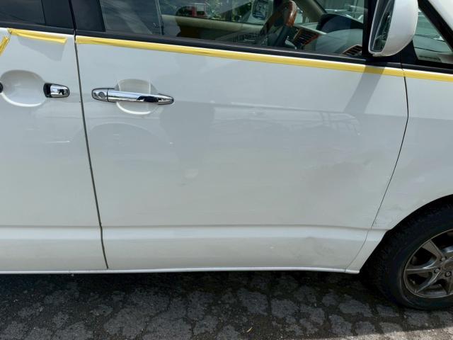 トヨタ　ヴォクシー　板金塗装・外装補修　AZR60G【岡山県岡山市　東区・中区・北区・赤磐市・瀬戸内市で持込でのタイヤ交換・ドライブレコーダー・ナビ等のパーツ取付・カスタムの事ならエヌアンドエスオートへお任せ】下さい！】