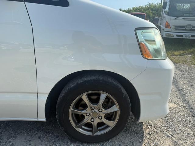 トヨタ　ヴォクシー　板金塗装・外装補修　AZR60G【岡山県岡山市　東区・中区・北区・赤磐市・瀬戸内市で持込でのタイヤ交換・ドライブレコーダー・ナビ等のパーツ取付・カスタムの事ならエヌアンドエスオートへお任せ】下さい！】