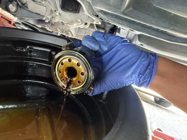 トヨタ　シエンタ　オイル　エレメント　交換　NHP170G【岡山県岡山市　東区・中区・北区・赤磐市・瀬戸内市で持込でのタイヤ交換・ドライブレコーダー・ナビ等のパーツ取付・カスタムの事ならエヌアンドエスオートへお任せ】下さい！】