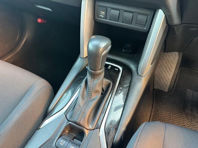 トヨタ　カローラクロス　アンビエントライト　取付　ZSG10【岡山県岡山市　東区・中区・北区・赤磐市・瀬戸内市で持込でのタイヤ交換・ドライブレコーダー・ナビ等のパーツ取付・カスタムの事ならエヌアンドエスオートへお任せ下さい！】