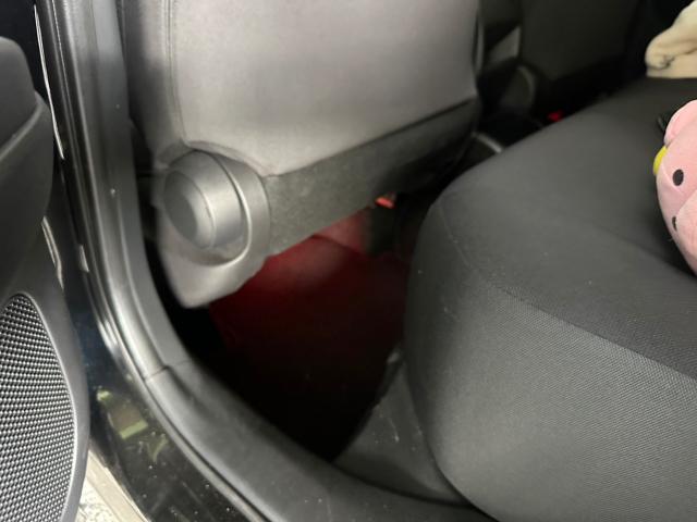 トヨタ　カローラクロス　RGB8色切替フットライト取付　ZSG10【岡山県岡山市　東区・中区・北区・赤磐市・瀬戸内市で持込でのタイヤ交換・ドライブレコーダー・ナビ等のパーツ取付・カスタムの事ならエヌアンドエスオートへお任せ】下さい！】