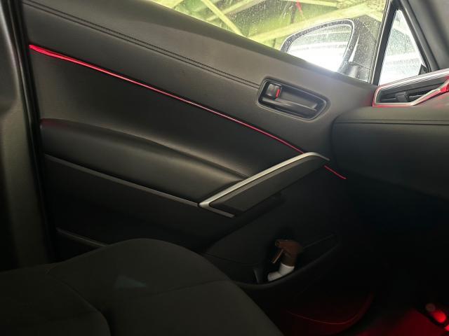 トヨタ　カローラクロス　アンビエントライト　取付　ZSG10【岡山県岡山市　東区・中区・北区・赤磐市・瀬戸内市で持込でのタイヤ交換・ドライブレコーダー・ナビ等のパーツ取付・カスタムの事ならエヌアンドエスオートへお任せ下さい！】