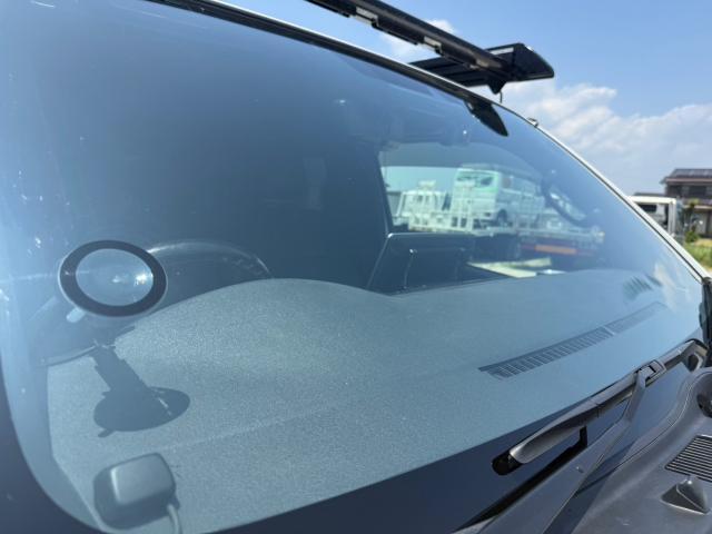 トヨタ　ハイエースバン　フロントガラスリペア　GDH201V【岡山県岡山市　東区・中区・北区・赤磐市・瀬戸内市で持込でのタイヤ交換・ドライブレコーダー・ナビ等のパーツ取付・カスタムの事ならエヌアンドエスオートへお任せ】下さい！】