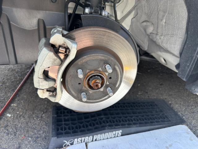 トヨタ　アクア　フロントハブボルト8本　10mmロング　打ち替え【岡山県岡山市　東区・中区・北区・赤磐市・瀬戸内市で持込でのタイヤ交換・ドライブレコーダー・ナビ等のパーツ取付・カスタムの事ならエヌアンドエスオートへお任せ】下さい！】