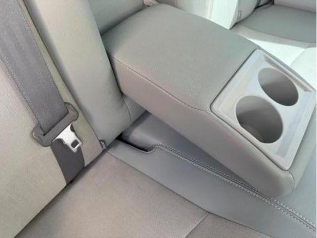 トヨタ　30プリウス　シートカバー取付　ZVW30【岡山県岡山市　東区・中区・北区・赤磐市・瀬戸内市で持込でのタイヤ交換・ドライブレコーダー・ナビ等のパーツ取付・カスタムの事ならエヌアンドエスオートへお任せ】下さい！】