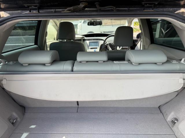 トヨタ　30プリウス　シートカバー取付　ZVW30【岡山県岡山市　東区・中区・北区・赤磐市・瀬戸内市で持込でのタイヤ交換・ドライブレコーダー・ナビ等のパーツ取付・カスタムの事ならエヌアンドエスオートへお任せ】下さい！】