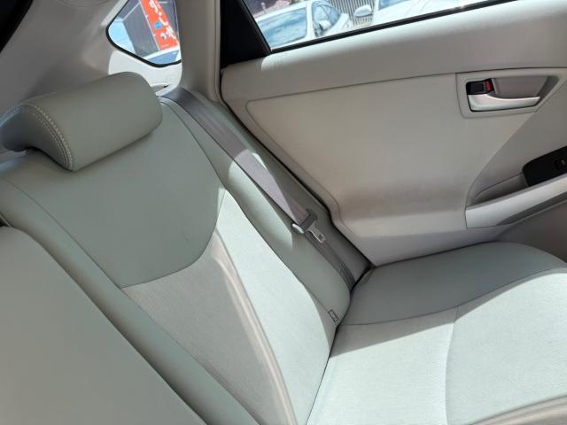 トヨタ　30プリウス　シートカバー取付　ZVW30【岡山県岡山市　東区・中区・北区・赤磐市・瀬戸内市で持込でのタイヤ交換・ドライブレコーダー・ナビ等のパーツ取付・カスタムの事ならエヌアンドエスオートへお任せ】下さい！】