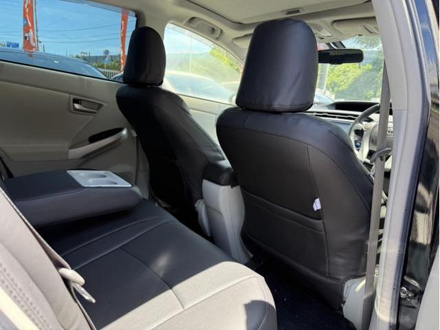 トヨタ　30プリウス　シートカバー取付　ZVW30【岡山県岡山市　東区・中区・北区・赤磐市・瀬戸内市で持込でのタイヤ交換・ドライブレコーダー・ナビ等のパーツ取付・カスタムの事ならエヌアンドエスオートへお任せ】下さい！】