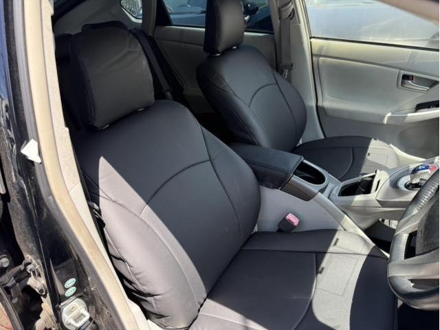 トヨタ　30プリウス　シートカバー取付　ZVW30【岡山県岡山市　東区・中区・北区・赤磐市・瀬戸内市で持込でのタイヤ交換・ドライブレコーダー・ナビ等のパーツ取付・カスタムの事ならエヌアンドエスオートへお任せ】下さい！】