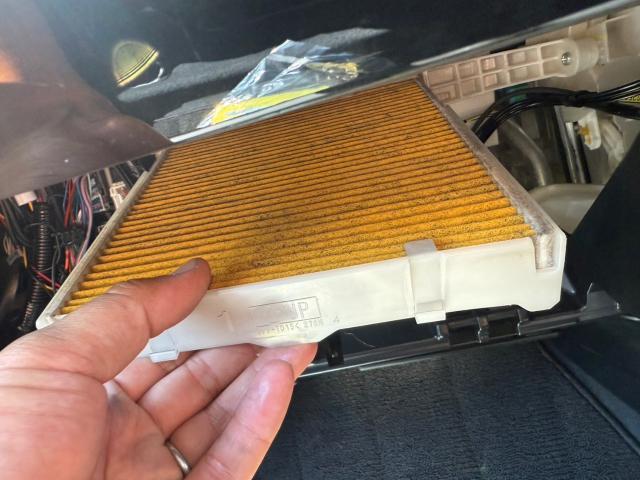 トヨタ　50プリウス　納車前点検　ZVW51【岡山県岡山市　東区・中区・北区・赤磐市・瀬戸内市で持込でのタイヤ交換・ドライブレコーダー・ナビ等のパーツ取付・カスタムの事ならエヌアンドエスオートへお任せ】下さい！】