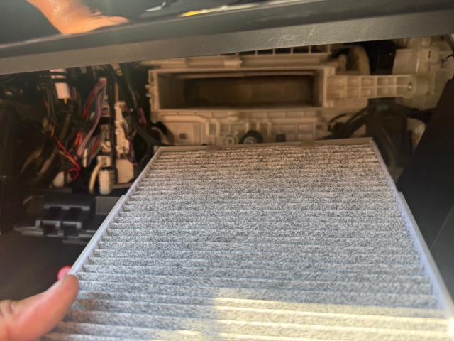 トヨタ　50プリウス　納車前点検　ZVW51【岡山県岡山市　東区・中区・北区・赤磐市・瀬戸内市で持込でのタイヤ交換・ドライブレコーダー・ナビ等のパーツ取付・カスタムの事ならエヌアンドエスオートへお任せ】下さい！】