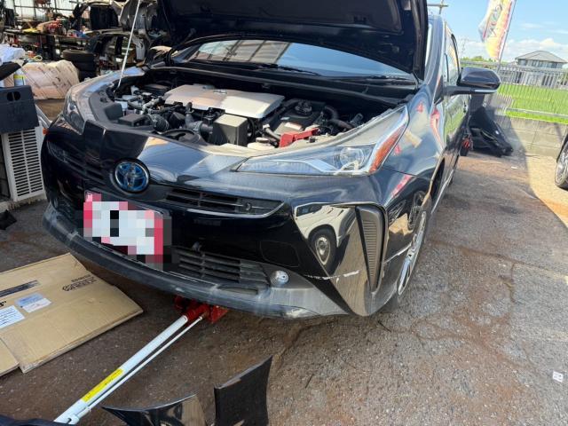 トヨタ　50プリウス 　フロントエアロ、左サイドステップ　交換【岡山県岡山市　東区・中区・北区・赤磐市・瀬戸内市で持込でのタイヤ交換・ドライブレコーダー・ナビ等のパーツ取付・カスタムの事ならエヌアンドエスオートへお任せ】下さい！】