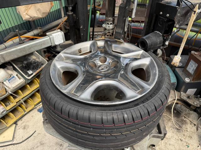 トヨタ　ソアラ　タイヤ交換 4本　UZZ40【岡山県岡山市　東区・中区・北区・赤磐市・瀬戸内市で持込でのタイヤ交換・ドライブレコーダー・ナビ等のパーツ取付・カスタムの事ならエヌアンドエスオートへお任せ】下さい！】