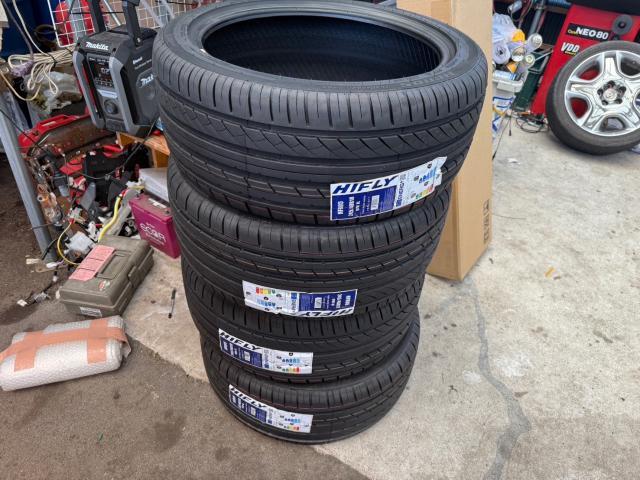 トヨタ　ソアラ　タイヤ交換 4本　UZZ40【岡山県岡山市　東区・中区・北区・赤磐市・瀬戸内市で持込でのタイヤ交換・ドライブレコーダー・ナビ等のパーツ取付・カスタムの事ならエヌアンドエスオートへお任せ】下さい！】