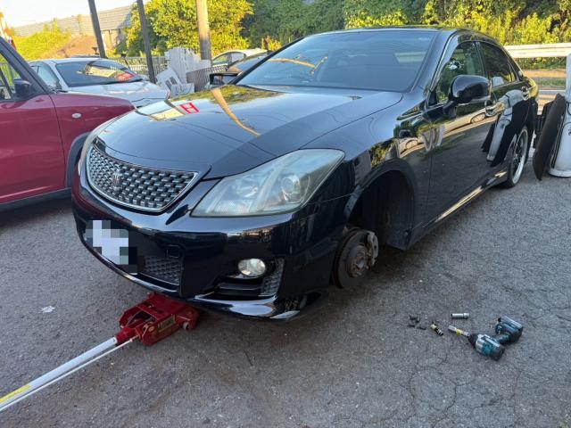 トヨタ　クラウン　フロントタイヤ2本 交換　GRS200【岡山県岡山市　東区・中区・北区・赤磐市・瀬戸内市で持込でのタイヤ交換・ドライブレコーダー・ナビ等のパーツ取付・カスタムの事ならエヌアンドエスオートへお任せ】下さい！】