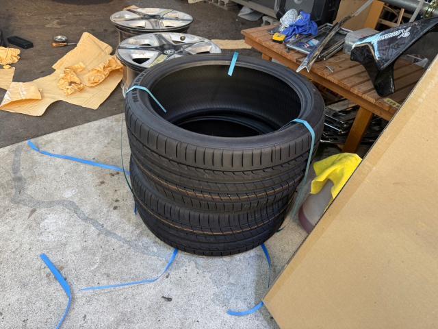 トヨタ　クラウン　フロントタイヤ2本 交換　GRS200【岡山県岡山市　東区・中区・北区・赤磐市・瀬戸内市で持込でのタイヤ交換・ドライブレコーダー・ナビ等のパーツ取付・カスタムの事ならエヌアンドエスオートへお任せ】下さい！】