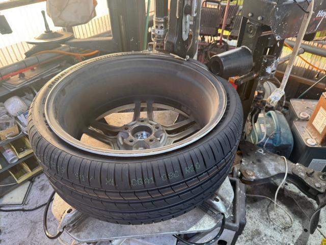 トヨタ　クラウン　フロントタイヤ2本 交換　GRS200【岡山県岡山市　東区・中区・北区・赤磐市・瀬戸内市で持込でのタイヤ交換・ドライブレコーダー・ナビ等のパーツ取付・カスタムの事ならエヌアンドエスオートへお任せ】下さい！】