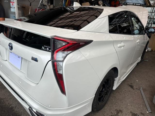 トヨタ　50プリウス 　ヴァレンティ LEDテールランプ取付　ZVW51【岡山県岡山市　東区・中区・北区・赤磐市・瀬戸内市で持込でのタイヤ交換・ドライブレコーダー・ナビ等のパーツ取付・カスタムの事ならエヌアンドエスオートへお任せ】下さい！】