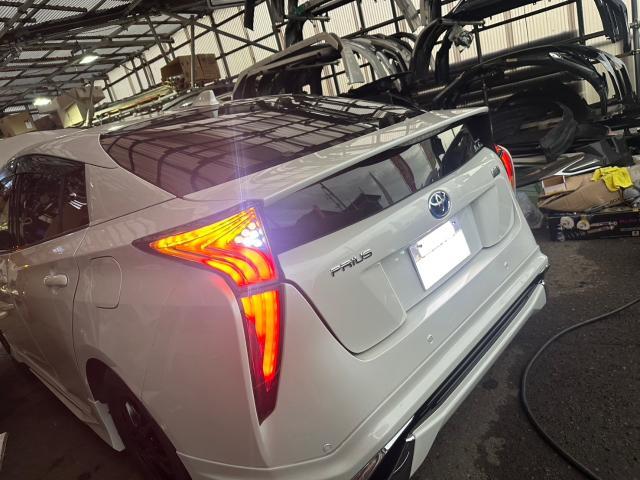 トヨタ　50プリウス 　ヴァレンティ LEDテールランプ取付　ZVW51【岡山県岡山市　東区・中区・北区・赤磐市・瀬戸内市で持込でのタイヤ交換・ドライブレコーダー・ナビ等のパーツ取付・カスタムの事ならエヌアンドエスオートへお任せ】下さい！】