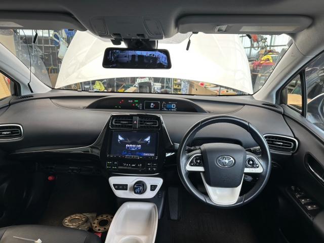 トヨタ　50プリウス 　ナビ交換　アルパイン 11型　ZVW51【岡山県岡山市　東区・中区・北区・赤磐市・瀬戸内市で持込でのタイヤ交換・ドライブレコーダー・ナビ等のパーツ取付・カスタムの事ならエヌアンドエスオートへお任せ】下さい！】