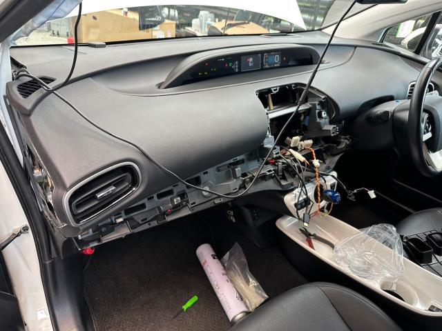 トヨタ　50プリウス 　ナビ交換　アルパイン 11型　ZVW51【岡山県岡山市　東区・中区・北区・赤磐市・瀬戸内市で持込でのタイヤ交換・ドライブレコーダー・ナビ等のパーツ取付・カスタムの事ならエヌアンドエスオートへお任せ】下さい！】