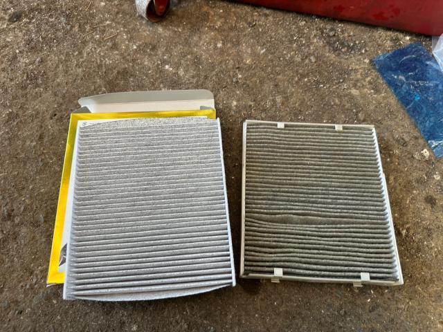 トヨタ　50プリウス　納車前点検　ZVW51【岡山県岡山市　東区・中区・北区・赤磐市・瀬戸内市で持込でのタイヤ交換・ドライブレコーダー・ナビ等のパーツ取付・カスタムの事ならエヌアンドエスオートへお任せ】下さい！】