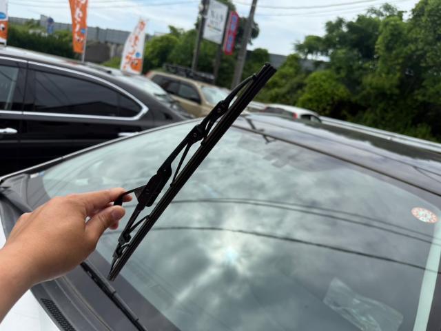 トヨタ　30プリウス　納車前点検　ZVW30【岡山県岡山市　東区・中区・北区・赤磐市・瀬戸内市で持込でのタイヤ交換・ドライブレコーダー・ナビ等のパーツ取付・カスタムの事ならエヌアンドエスオートへお任せ】下さい！】