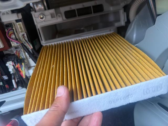 トヨタ　30プリウス　納車前点検　ZVW30【岡山県岡山市　東区・中区・北区・赤磐市・瀬戸内市で持込でのタイヤ交換・ドライブレコーダー・ナビ等のパーツ取付・カスタムの事ならエヌアンドエスオートへお任せ】下さい！】