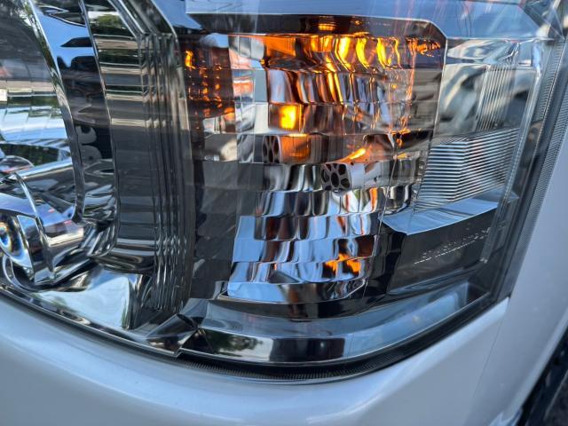 トヨタ　ハイエースバン　LEDウィンカーT20取付　GDH201V【岡山県岡山市　東区・中区・北区・赤磐市・瀬戸内市で持込でのタイヤ交換・ドライブレコーダー・ナビ等のパーツ取付・カスタムの事ならエヌアンドエスオートへお任せ】下さい！】