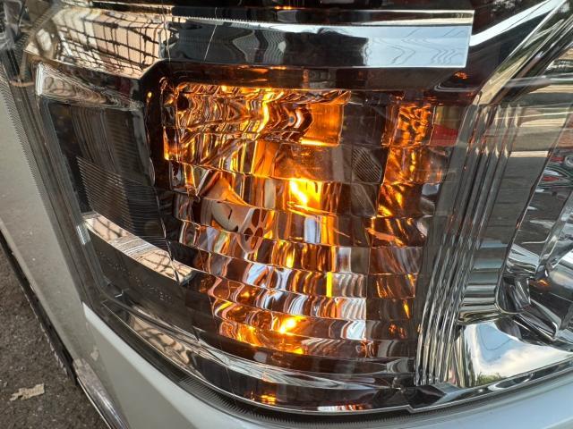 トヨタ　ハイエースバン　LEDウィンカーT20取付　GDH201V【岡山県岡山市　東区・中区・北区・赤磐市・瀬戸内市で持込でのタイヤ交換・ドライブレコーダー・ナビ等のパーツ取付・カスタムの事ならエヌアンドエスオートへお任せ】下さい！】