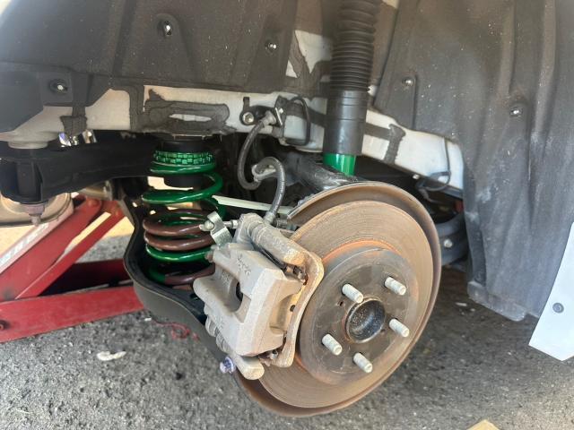 トヨタ　50プリウス 　TEIN車高調取り付け　ZVW51【岡山県岡山市　東区・中区・北区・赤磐市・瀬戸内市で持込でのタイヤ交換・ドライブレコーダー・ナビ等のパーツ取付・カスタムの事ならエヌアンドエスオートへお任せ】下さい！】