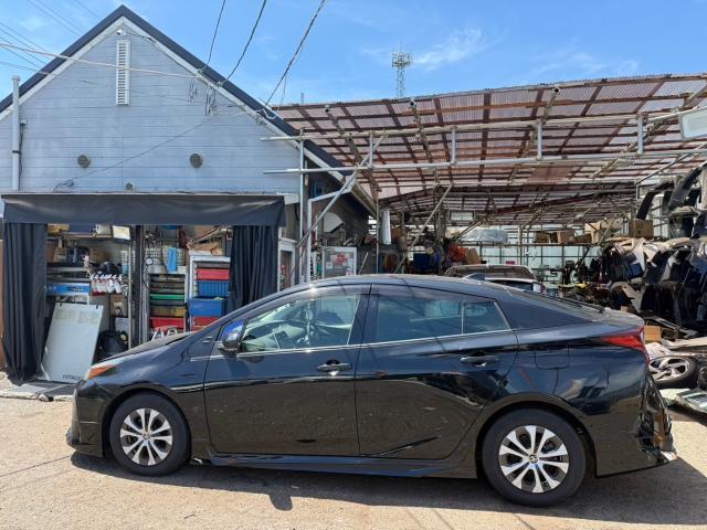 トヨタ　50プリウス　レアマイスター19inホイール　交換　ZVW51【岡山県岡山市　東区・中区・北区・赤磐市・瀬戸内市で持込でのタイヤ交換・ドライブレコーダー・ナビ等のパーツ取付・カスタムの事ならエヌアンドエスオートへお任せ】下さい！】