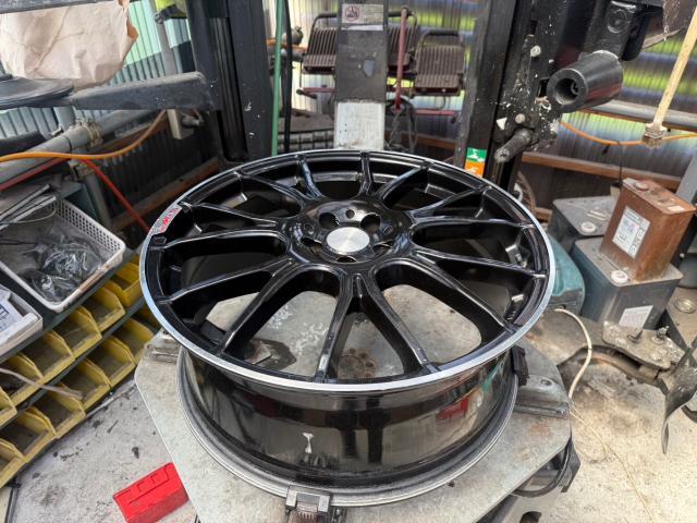 トヨタ　50プリウス　レアマイスター19inホイール　交換　ZVW51【岡山県岡山市　東区・中区・北区・赤磐市・瀬戸内市で持込でのタイヤ交換・ドライブレコーダー・ナビ等のパーツ取付・カスタムの事ならエヌアンドエスオートへお任せ】下さい！】