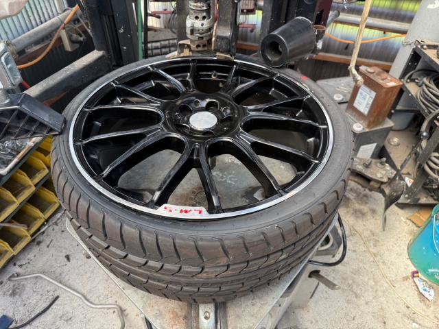 トヨタ　50プリウス　レアマイスター19inホイール　交換　ZVW51【岡山県岡山市　東区・中区・北区・赤磐市・瀬戸内市で持込でのタイヤ交換・ドライブレコーダー・ナビ等のパーツ取付・カスタムの事ならエヌアンドエスオートへお任せ】下さい！】